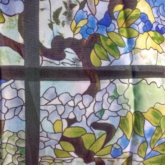 Metropolitan Museum of Art "Tiffany Windows" Scarf - Picture 4 of 5